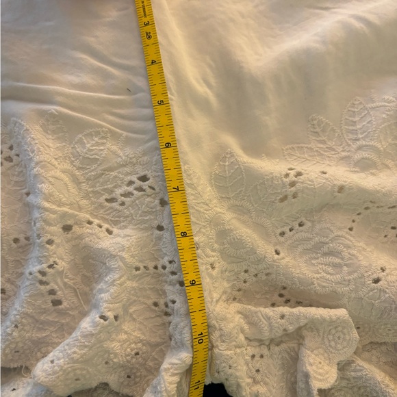 White eyelet edge lined shorts, size small. - Picture 5 of 5